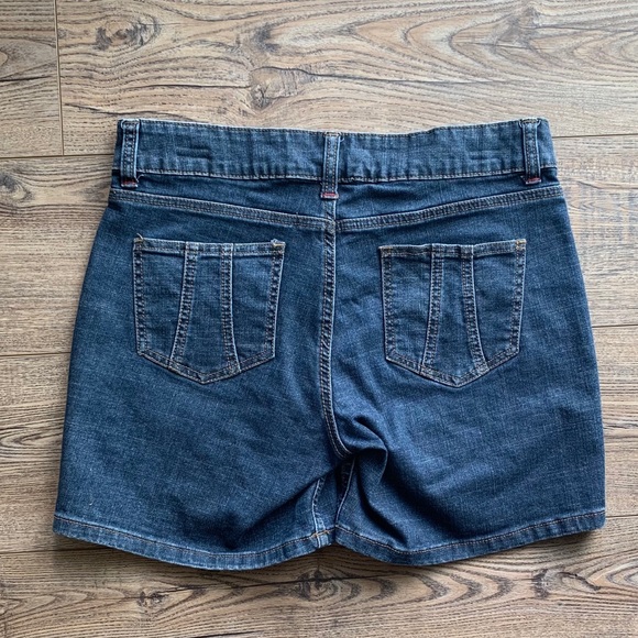 Wrangler Hemmed Denim Jean Shorts Size 10 - Picture 2 of 5